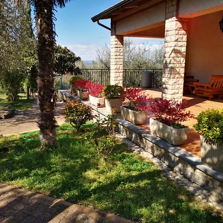 منزل ريفي Casale Degli Ulivi *